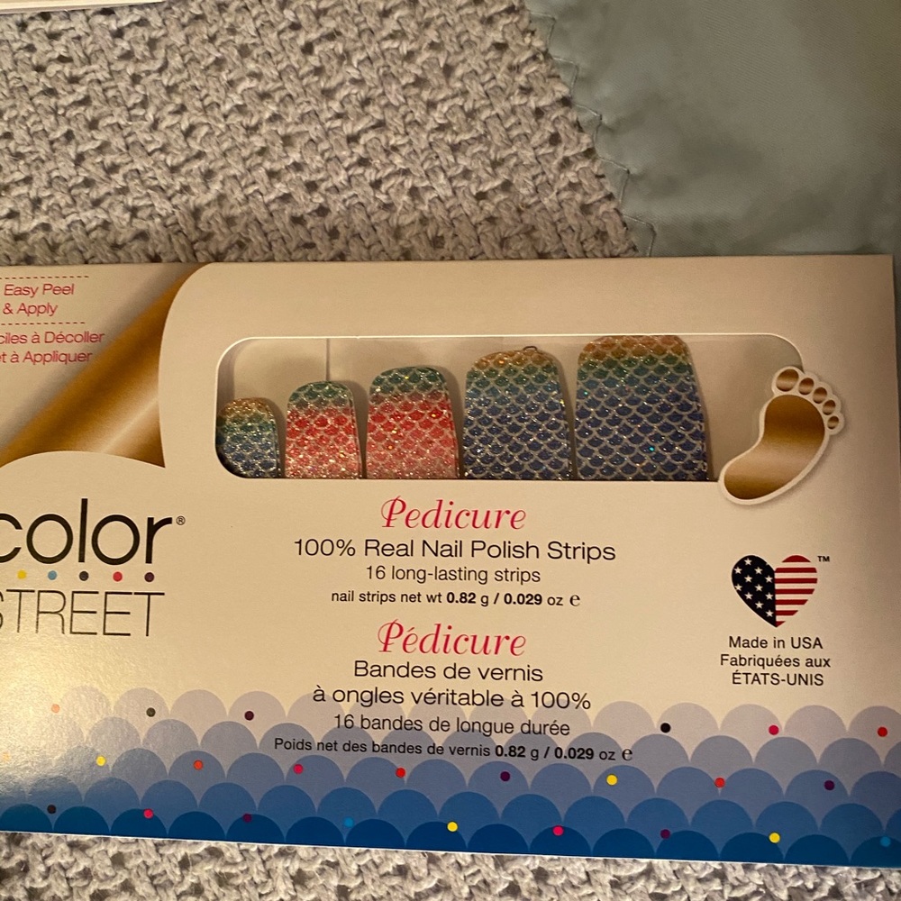 Any Fin Goes pedicure Color Street